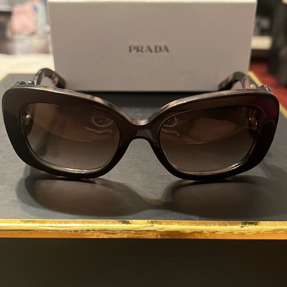 Prada sunglasses - Picture 2 of 3